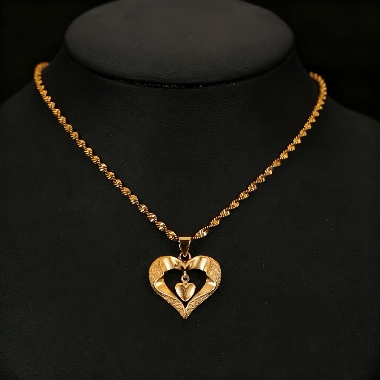 Elegant Gold-Plated Wave Pendant Necklace Suitable for Daily Wear & Special Occasions