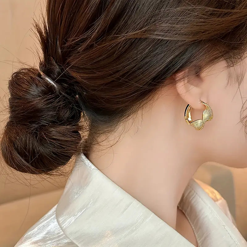 Tone Leaf Design Hoop Earrings, Zinc Alloy with Copper Posts, Fashionable Geometric Distortion
