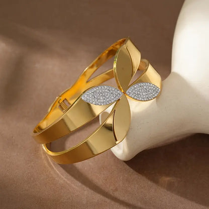 Stainless Steel Four Leaf Clover Bracelet, Bracelet Inlaid with White High-quality Synthetic Zirconia