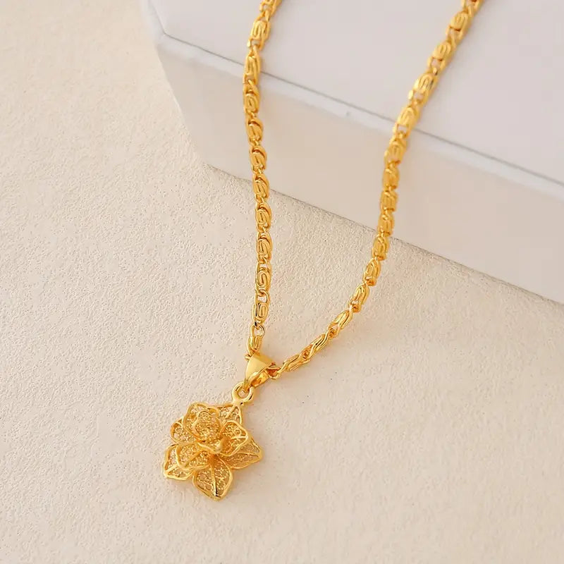 Plated Three-Layer Floral Pendant Necklace for Women - Elegant Retro Chain