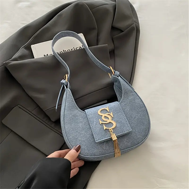 Women's shoulder bag with exquisite hardware