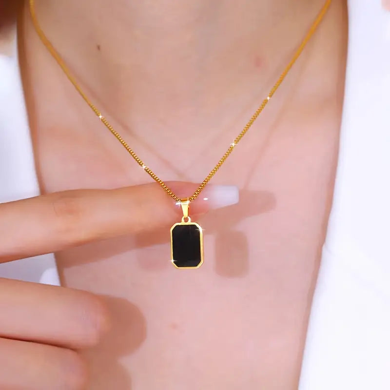 Vintage-Inspired Geometric Black Pendant Necklace Black & Golden