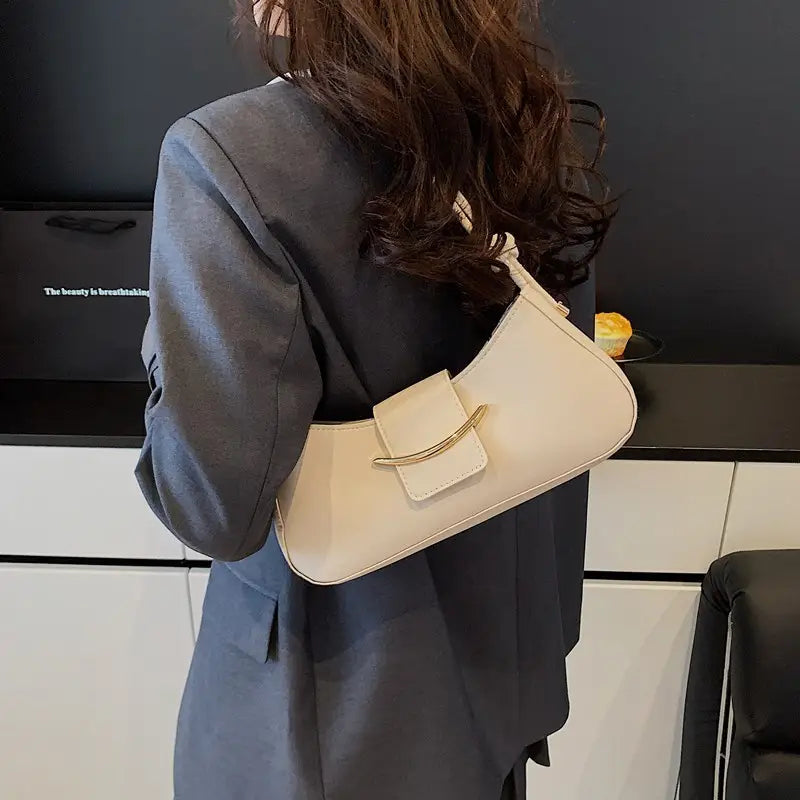 Elegant Shoulder Crossbody Bag with Magnetic Closure - Minimalist Design