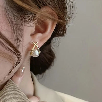 Luxury High-end Metallic 1 Pair Of Cross Imitation Pearl Light Earrings