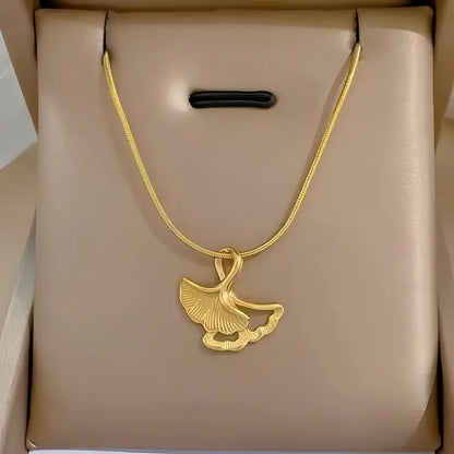 Gold-Plated Ginkgo Leaf Pendant Necklace - Luxurious and Minimalist Design