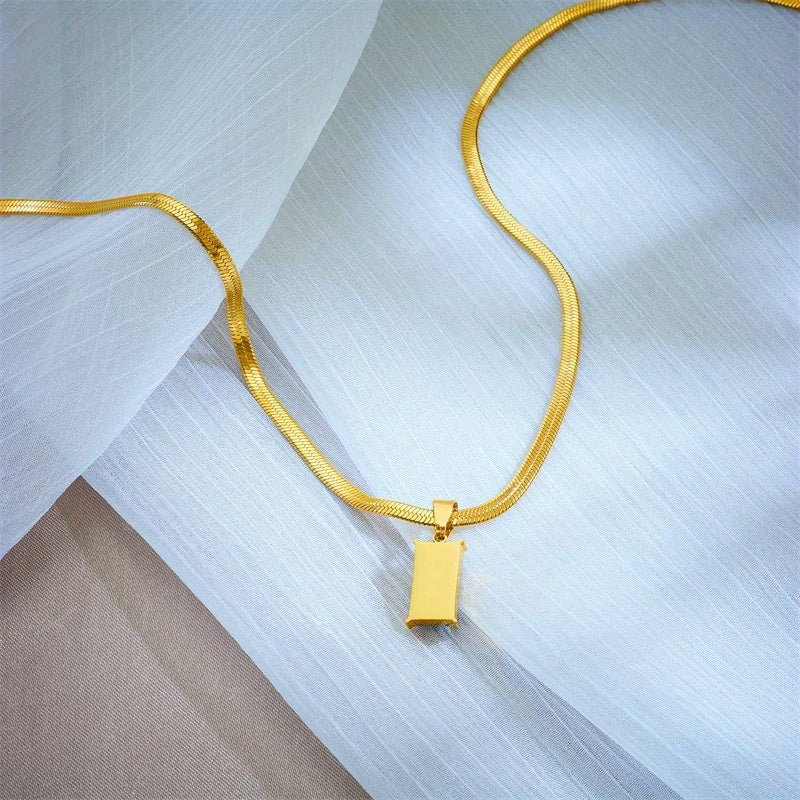 Classic Light Luxury Elegant Golden Stainless Steel Necklace