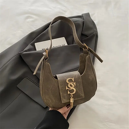 Women's shoulder bag with exquisite hardware