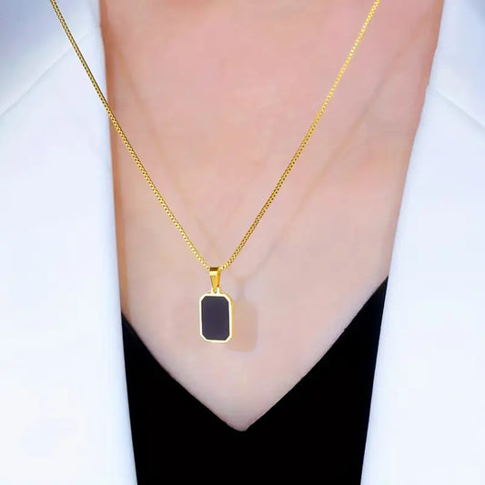 Vintage-Inspired Geometric Black Pendant Necklace Black & Golden