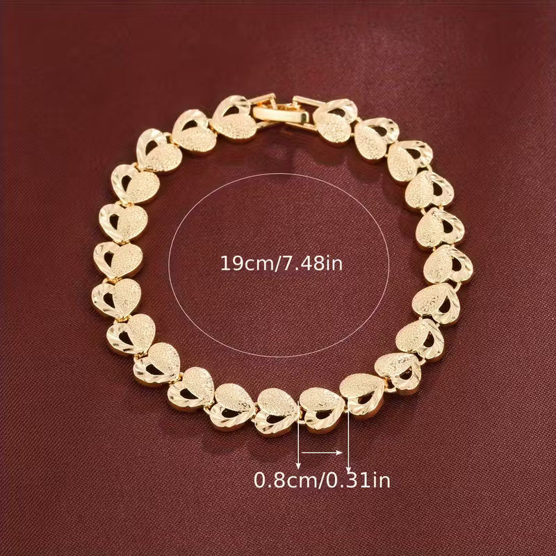 A Delicate And Stylish Petite Korean Version womans' Heart Bracelet Suitable