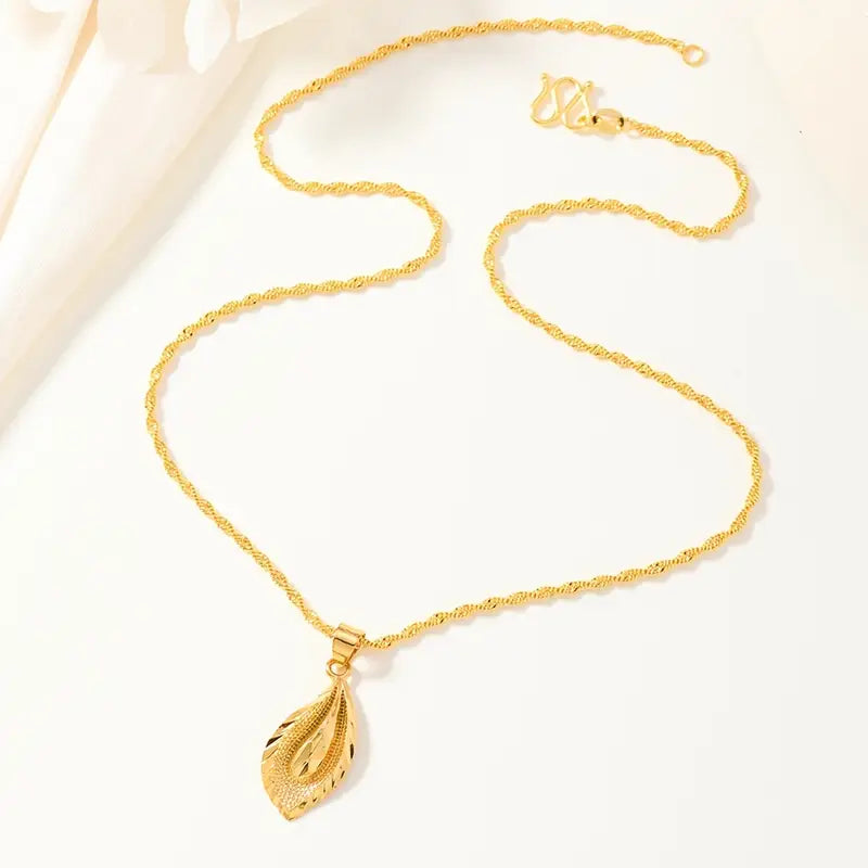 Vintage Luxury Copper Leaf Pendant Necklace for Women