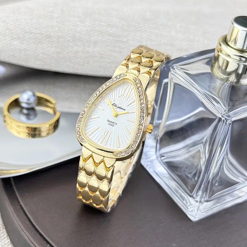 Elegant Snake chain wristwatch - Golden-Tone metal band, Quartz Movement Watch