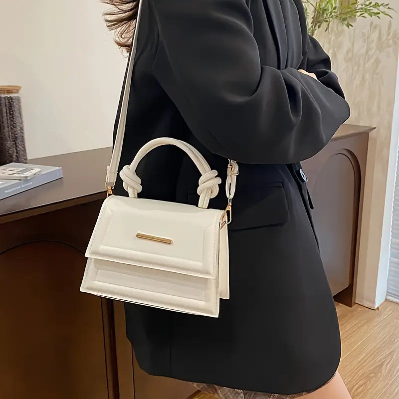 Fashionable Single Shoulder Bag - Adjustable Magnetic Closure
