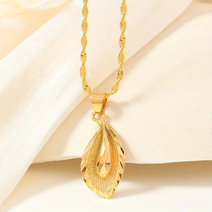 Vintage Luxury Copper Leaf Pendant Necklace for Women