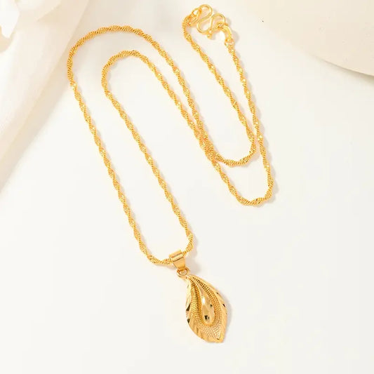 Vintage Luxury Copper Leaf Pendant Necklace for Women