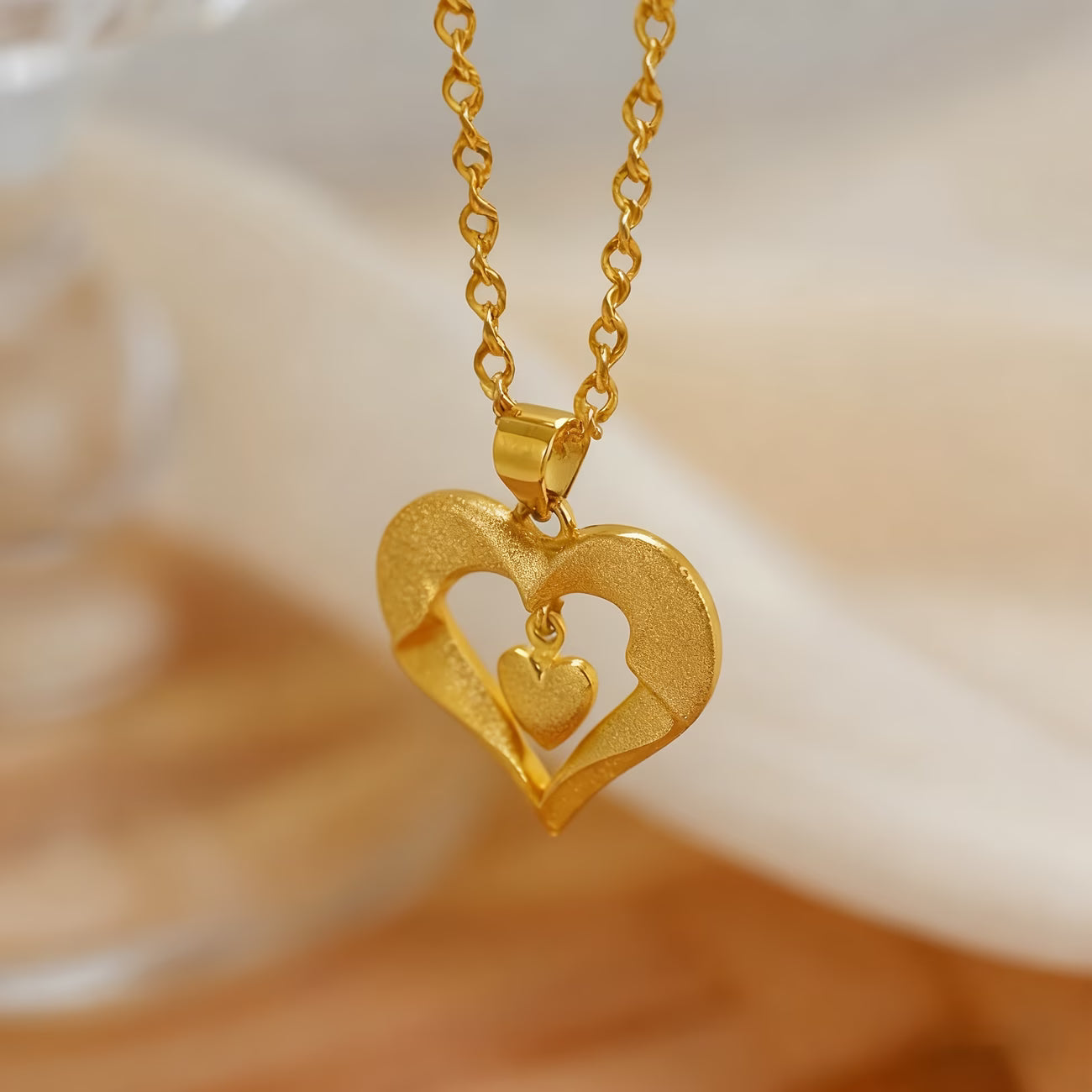 Elegant Gold-Plated Wave Pendant Necklace Suitable for Daily Wear & Special Occasions