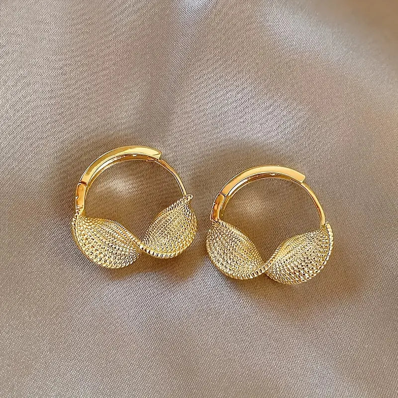 Tone Leaf Design Hoop Earrings, Zinc Alloy with Copper Posts, Fashionable Geometric Distortion