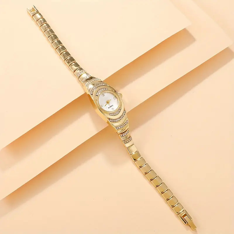 Elegant Women's Golden-Tone Quartz Watch with Sparkling Rhinestone Band