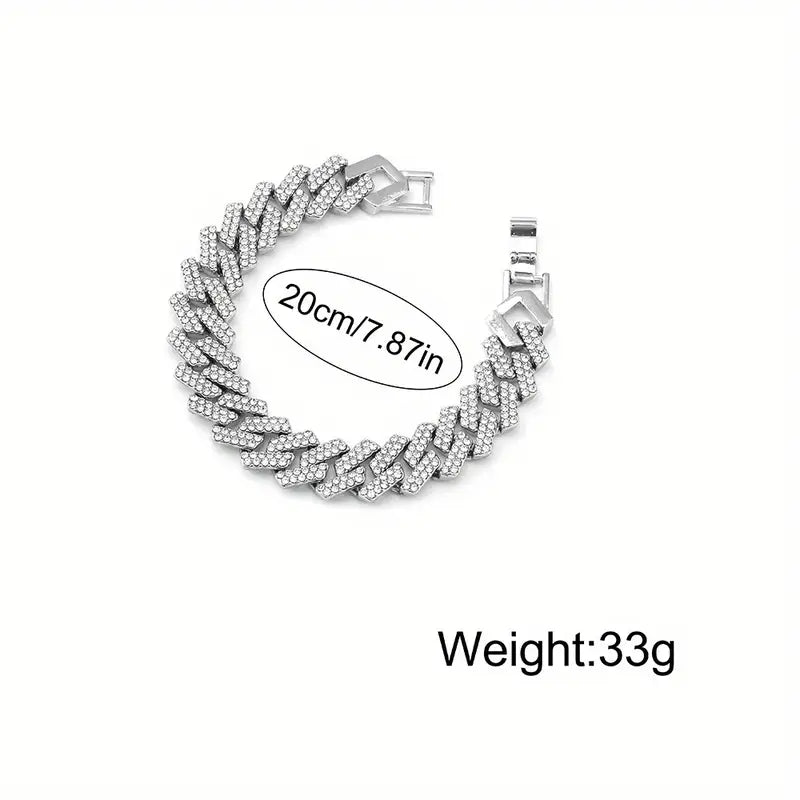 Featuring a Stylish And Elegant Round Quartz Watch for Women