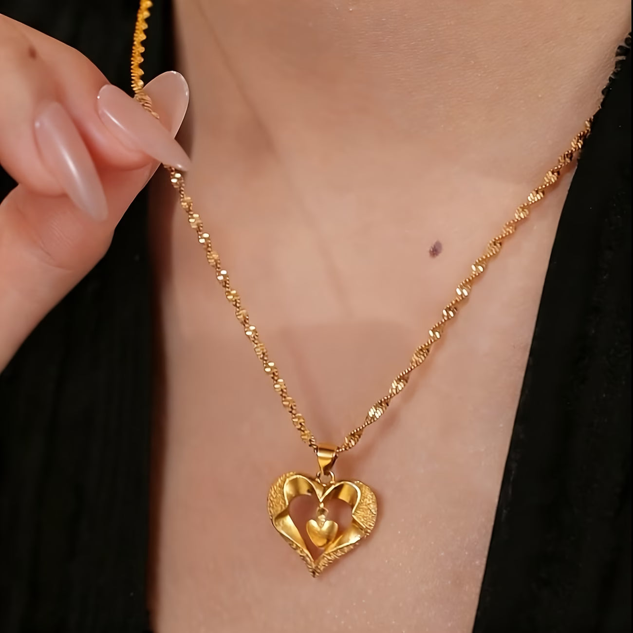 Elegant Gold-Plated Wave Pendant Necklace Suitable for Daily Wear & Special Occasions