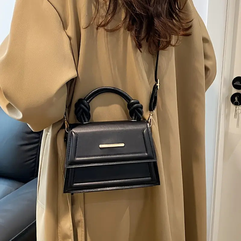 Fashionable Single Shoulder Bag - Adjustable Magnetic Closure
