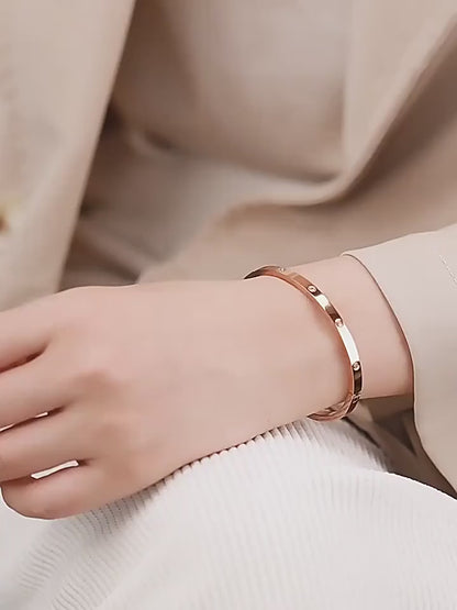 Classic Versatile Elegant Temperament Bracelet Gift Bracelet