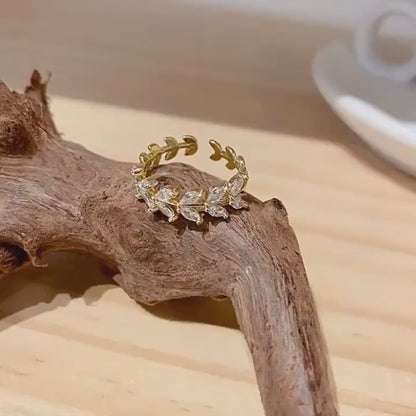 Chic Adjustable Leaf Ring with Sparkling Cubic Zirconia